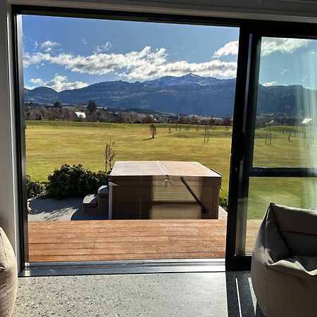 Guest House With A Stunning View Frankton Extérieur photo