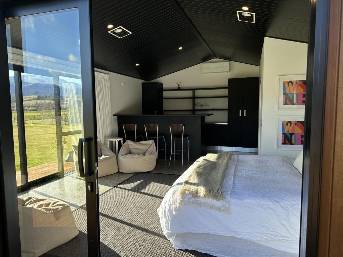 Guest House With A Stunning View Frankton Extérieur photo