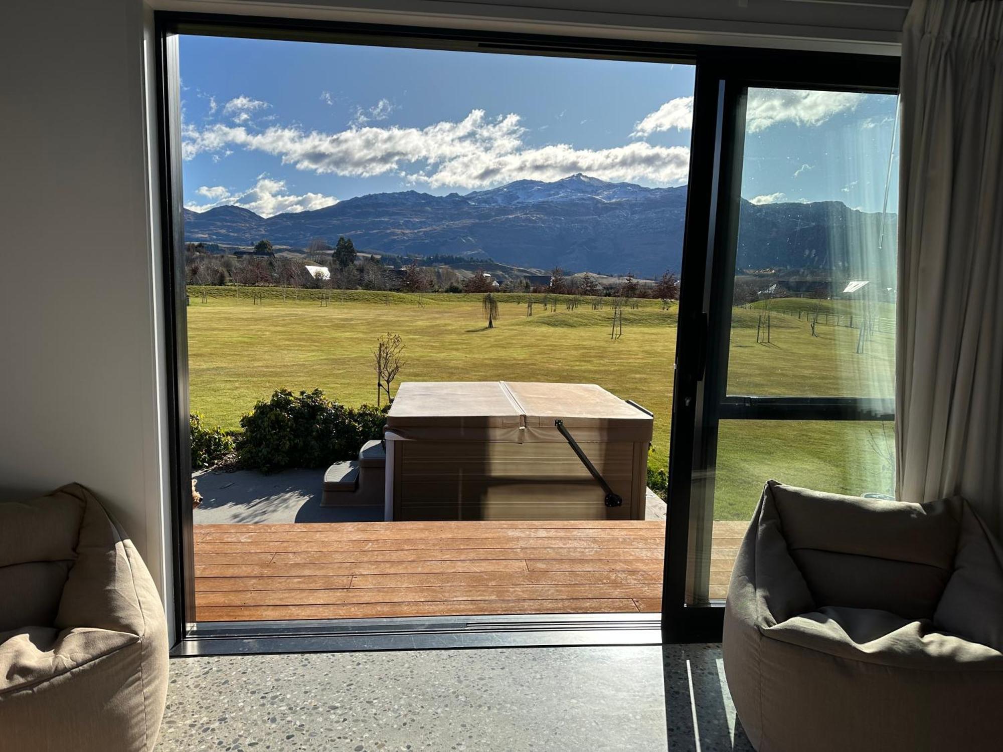 Guest House With A Stunning View Frankton Extérieur photo